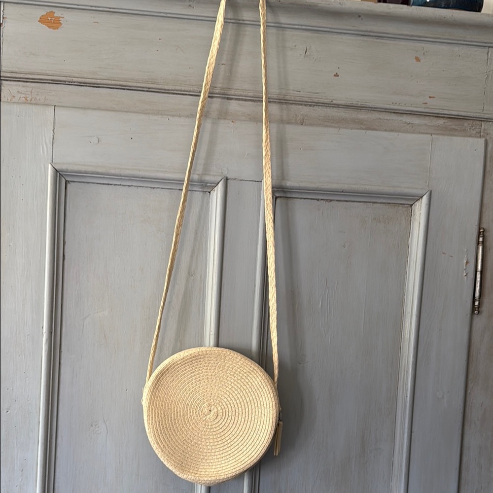 Round Woven Crossbody Bag in Natural Cream